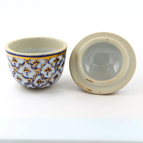 Vintage Porcelain Benjarong Jar with Lid Cobalt Blue, White & Gold Hand Painted - Picture 4 of 4